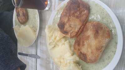 Betty's Pye And Mash