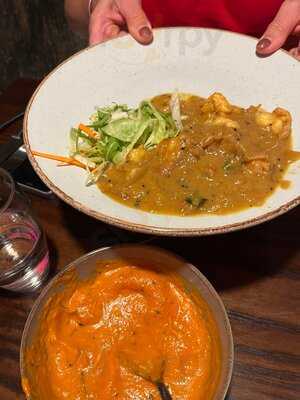 Cinnamon Bar & Restaurant