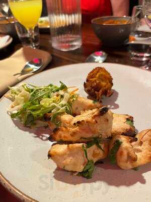 Cinnamon Bar & Restaurant