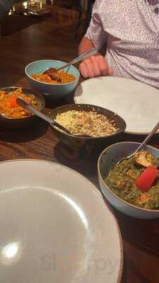 Cinnamon Bar & Restaurant