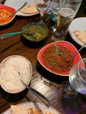 Cinnamon Bar & Restaurant