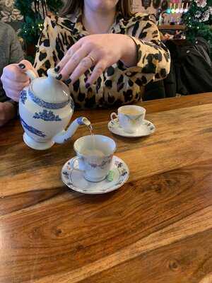 Tipsy Teapot Restaurant