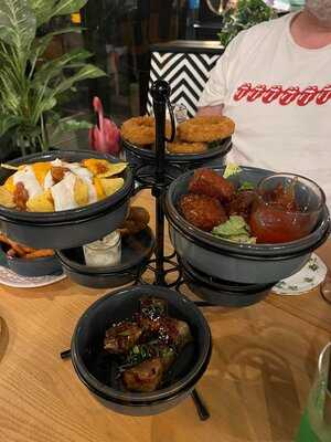 Tipsy Teapot Restaurant