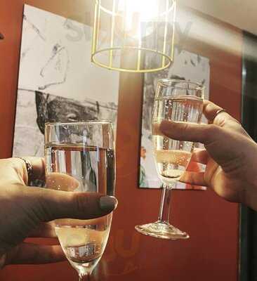 Burger Me Restaurant