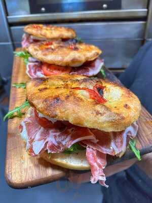 Fritto Italian Street Food & Bakery