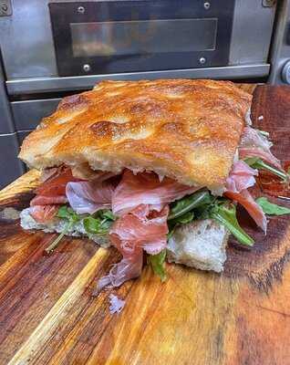 Fritto Italian Street Food & Bakery