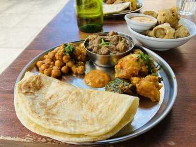 “the” House Of Momo