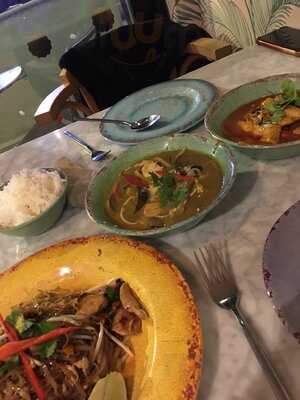 Rosa's Thai Warren St.