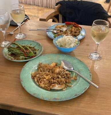 Rosa's Thai Warren St.