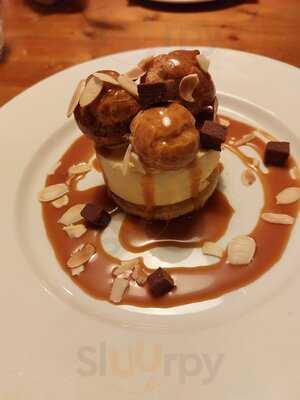 The Silly Goose At The Lime Tree