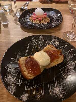 The Silly Goose At The Lime Tree