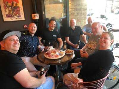 Ahmic Class Wine Bar