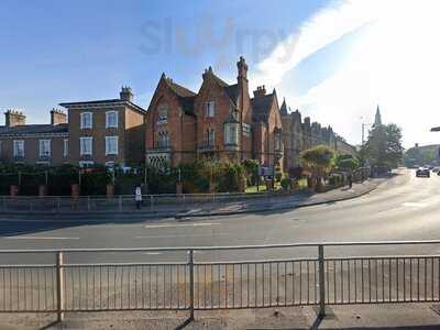 The Corner House Bar & Restaurant