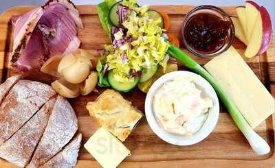 The Great Lyde Pub & Restaurant