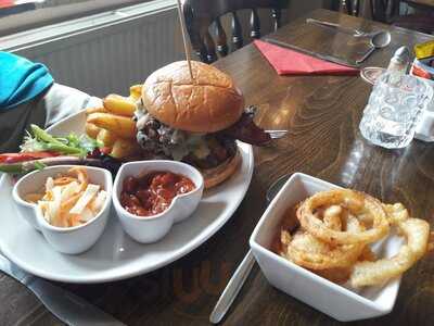 The Great Lyde Pub & Restaurant