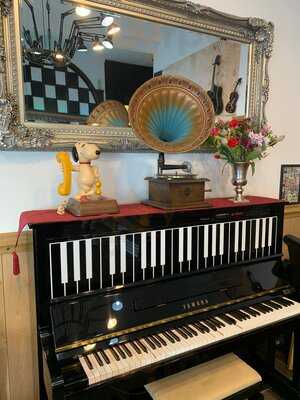 Piano Cafe