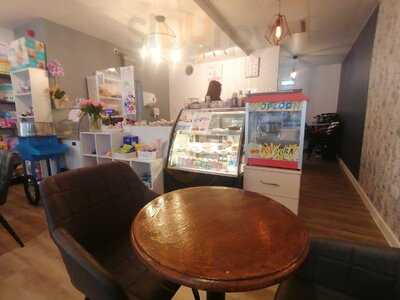 Clementine Cafe And Toy Shop