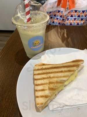 Clementine Cafe And Toy Shop