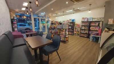 Clementine Cafe And Toy Shop