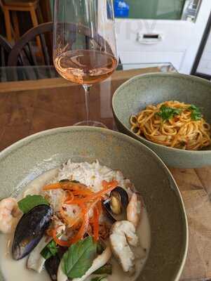 Rulu’s - Deli / Kitchen / Wine