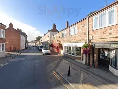 Handmade Pizza & Chicken Fillet