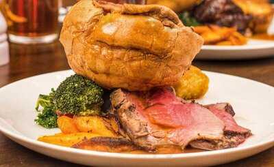 Tony's At Cromwell's