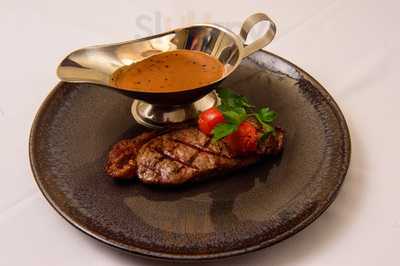 Queens Bar And Brasserie @ Queens Hotel