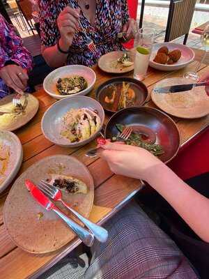 Roundhill Restaurant