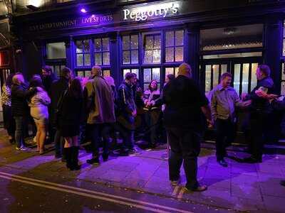 Luck Lust Liquor & Grinds-peggottyslounge