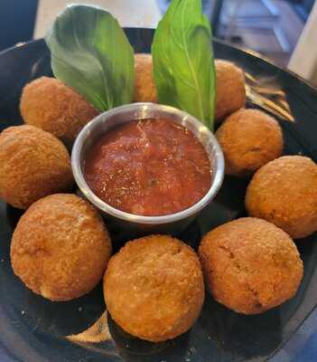 Pa-pi Pasta And Pinsa