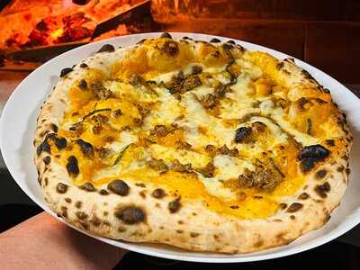 Wheatsheaf Inn Featuring Murase's Pizza