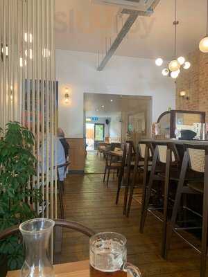 Walter's Bar & Kitchen