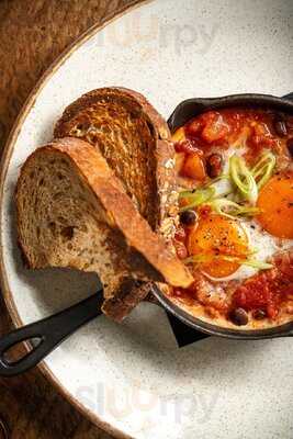 The Rosy Hue Pub (elephant & Castle)