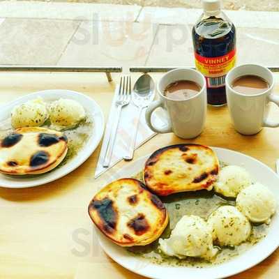 Brickie's Pie & Mash