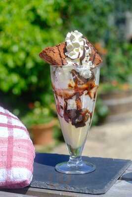 The Leeky Barrel - Welsh Bistro & Shop