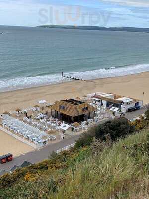 Beach Hut Bar & Grill