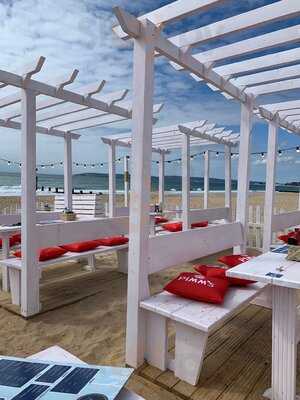 Beach Hut Bar & Grill