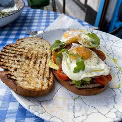 Paris's Cafe& Restaurant