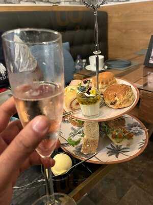 Paris's Cafe& Restaurant