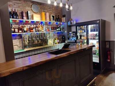 Townhouse Bar & Pizza Kitchen