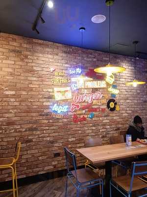 Amigos Burgers & Shakes-northwood Hills