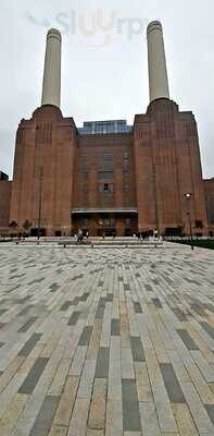 Clean Kitchen Battersea Power Station