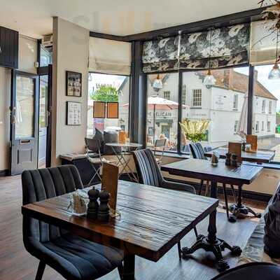 Moondance Cafe Chew Magna