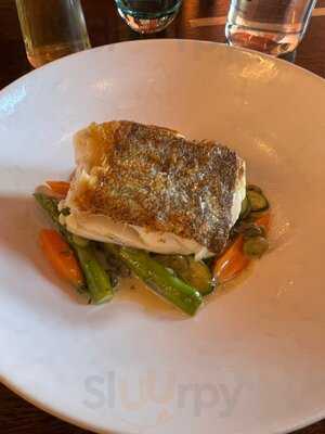 Pivot British Bar & Bistro