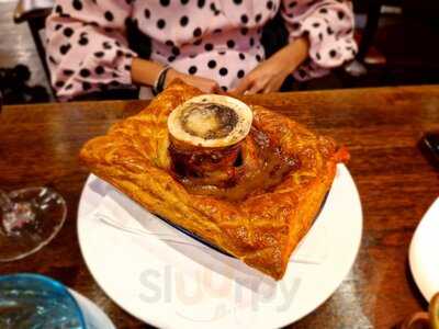 Pivot British Bar & Bistro