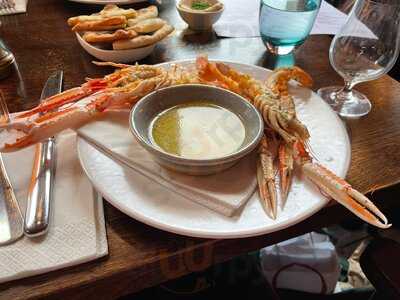 Pivot British Bar & Bistro