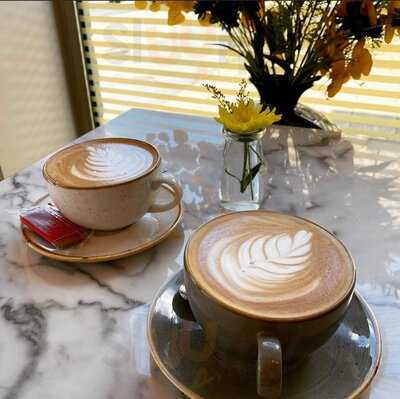 The Coffee Lounge - Lindley