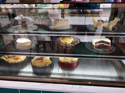 Krem Karamel Cafe & Bookshop