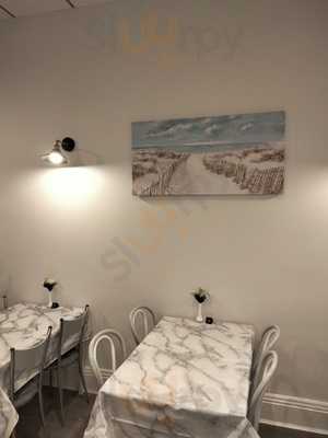 Lou's Cafe & Takeaway