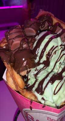 Scoops N Shakes Desserts